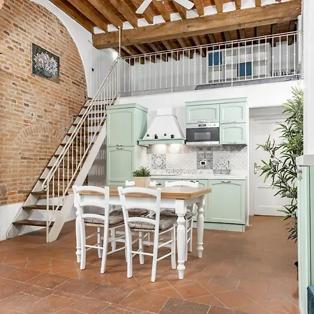Corte Pini - Corte Aranci -lucca Center Near The Cathedral! Apartment